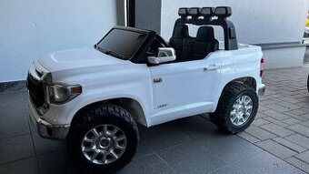 Elektrické autíčko TOYOTA