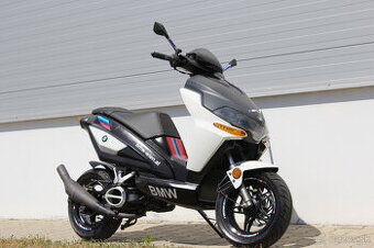 skúter benelli 50 replica BMW M MOTORRAD