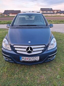 Mercedes B200