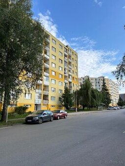 -NAJLACNEJŠÍ--3i BYT PO REKONŠTRUKCII, BALKÓN, BREZNO MPČĽ