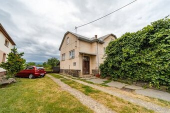 Na predaj rodinný dom v krásnym pozemkom v obci Sačurov - 1