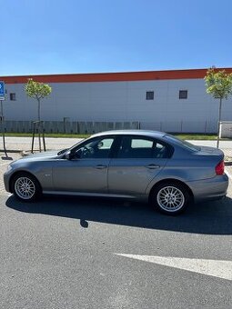 BMW 318d (E90)