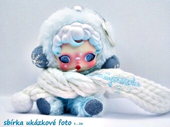 č.3 🐼 SKULLPANDA plyšová panenka BLINDBOX přívěsek SNOW