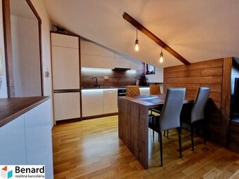 2 IZBOVÝ BYT, VEĽKÁ LOMNICA,VYSOKÉ TATRY,GARAŽOVÉ STÁTIE