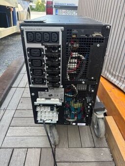 Predám APC Smart-UPS RT 8000