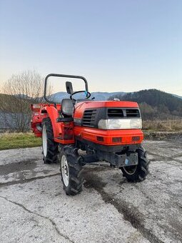 Japonský malotraktor Kubota GL200 s rotavátorom