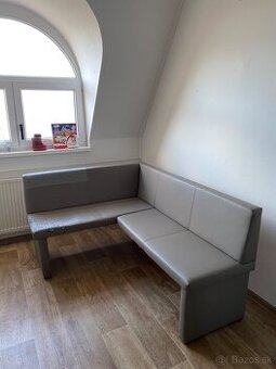 Kuchynská rohova lavica