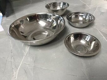 Predam 4 nerezove misky