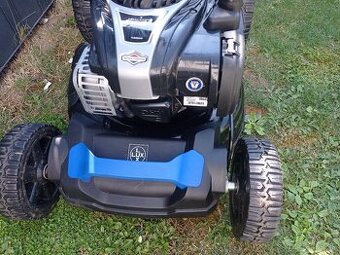 Predám kosačku lux s pohonom