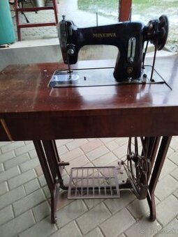 Retro šijací stroj Minerva