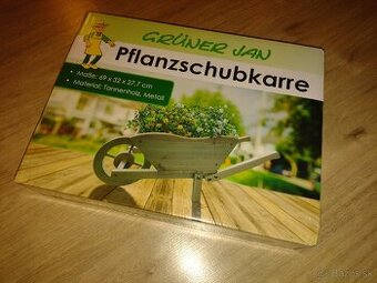 Záhradný fúrik na kvety