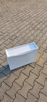 Biely plastový botník