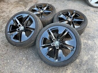 Letná sada 5x112 r19 235/40 superb