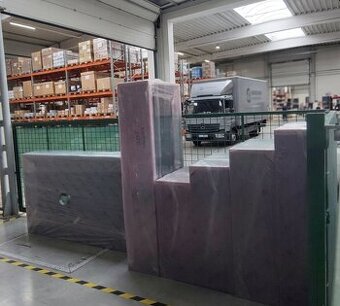 Digestor, odsávač pár, regál, police, nástenné skrine