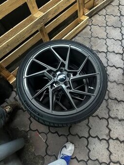 Japan Racing JR33 – r19 ET42 5x112 (5 ks)