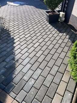 REZERVOVANÉ Zamkova dlažba 20x10cm antracit hrúbka 6cm