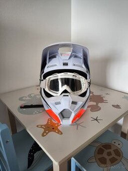Prilba FOX - 1