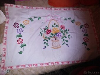 Retro vyšívané obrusy