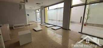 Prenájom priestoru s výkladom - námestie SNP, Zvolen - 1