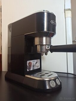 DeLonghi EC 680 BK Dedica Pákový kávovar čierny