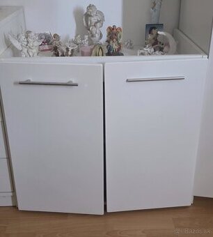 Prebalovaci pult a skriňa