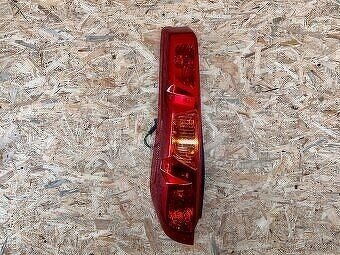 Zadné pravé a ľavé svetlo na Nissan X – Trial - 1