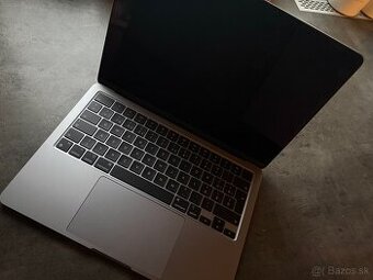 Predám MacBook Air 13” – Apple M3 (16 GB RAM / 256 GB SSD)