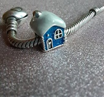 Prívesok Zasnežený Domček