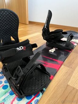 Snowboard s viazaním