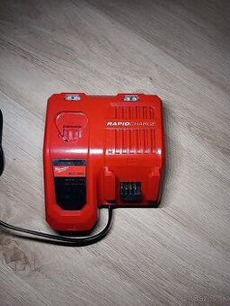 Predám Milwaukee nabíjačka M12-18 FC