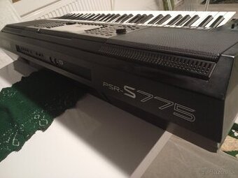 Yamaha psr s775