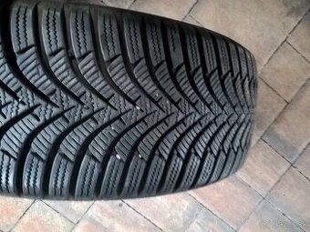 2 ks ZIMNÉ 195/55 R15 85H HANKOOK cca 7-8 mm - LEN 25,-€/kus