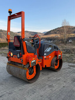 Cestný valec Hamm HD 12VV s nosnosťou 3 tony. Šírka 120 cm