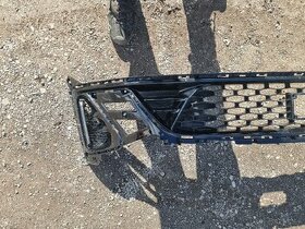 Kia ceed stredová mriežka naraznika predná