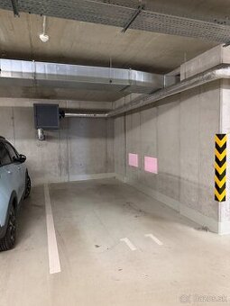 Garážové státie v Tammi Dúbravka