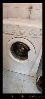 Predám pračku a chladničku