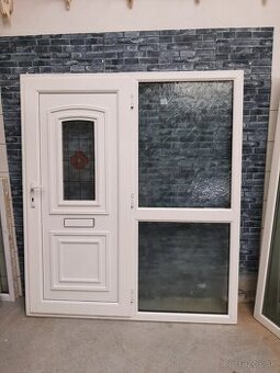 Plastove vchodove dvere ĉ 387