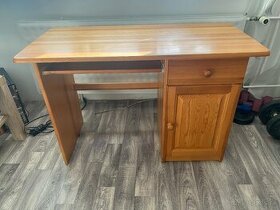 Drevený stôl + kancelárska stolička