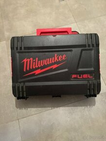 Milwaukee kufrík
