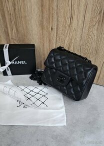 Kozena cierna kabelka Chanel Mini Flap s dustbagom