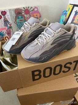 Yeezy Boost 700 v2 Tephra