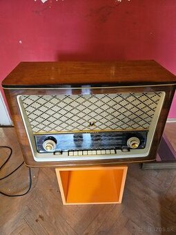 Tesla radio