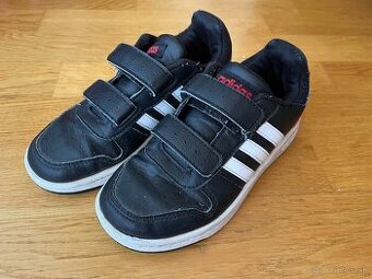 detske tenisky adidas 32 ciernocervene