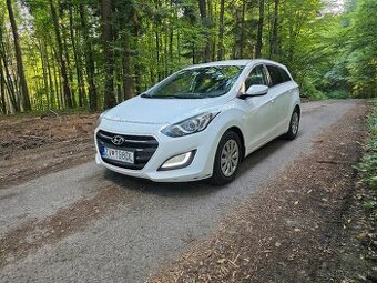 Hyundai i30 CW 1.6 CRDi 81kW r. 2017 komplet servis STK 2027