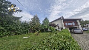 Na predaj priestranný 6-izbový rodinný dom s veľkým pozemkom - 1