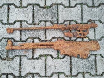 Nález detektorom kovu torza zbraní STG44 a Mannlicher M91