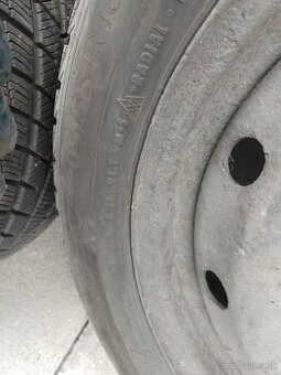 Predám 2 zimné pneumatiky 205/55r16-91t