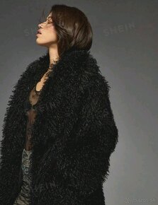 Čierny dlhý chlpatý kozuch v.M/L..PC-120€