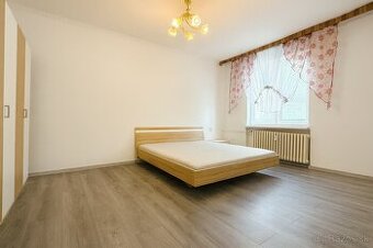 Na predaj 4-izbový byt, Komenského ul. Trebišov