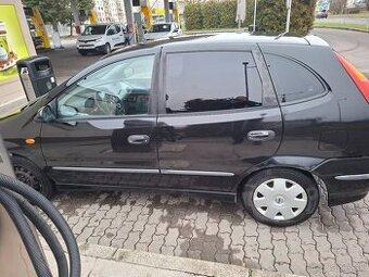 Nissan Almera Tino